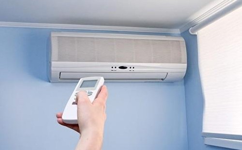 家用空调风口有冷凝水如何解决/家用空调24小时vip售后报修